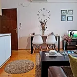 Apartment Seasons - Free Parking & Center Shkoder