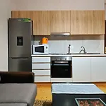 Seasons - Free Parking & Center Apartment