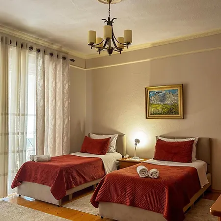 Seasons - Free Parking & Center