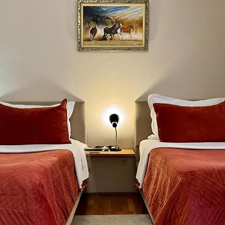 Seasons - Free Parking & Center Szkodra