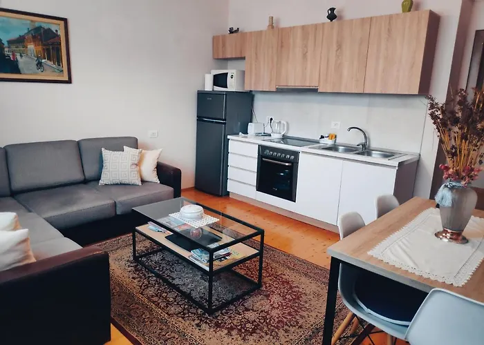 Seasons - Free Parking & Center Apartment