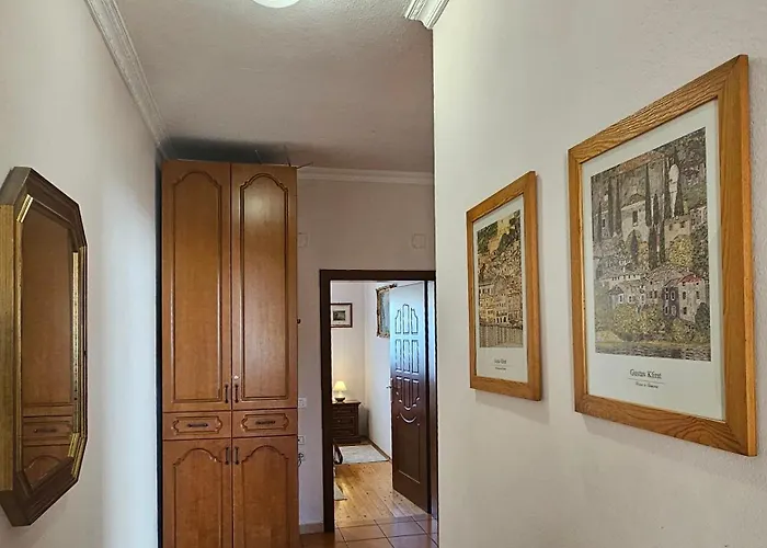 Apartment Seasons - Free Parking & Center