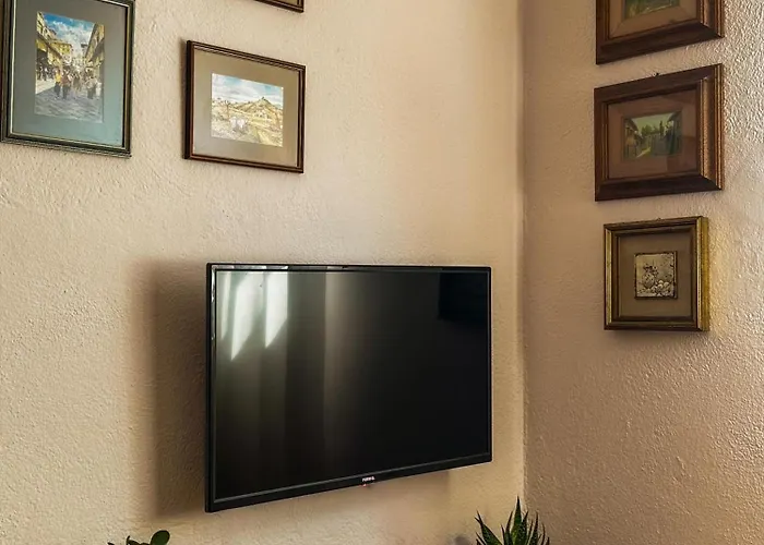 Seasons - Free Parking & Center Shkodër