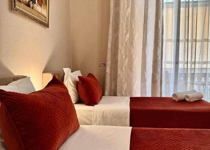 Seasons - Free Parking & Center * Shkodër