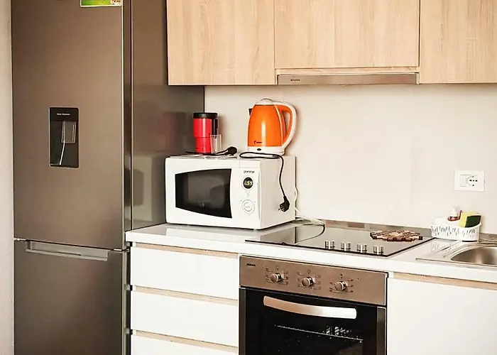 Apartment Seasons - Free Parking & Center
