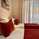 Seasons - Free Parking & Center * Shkodër