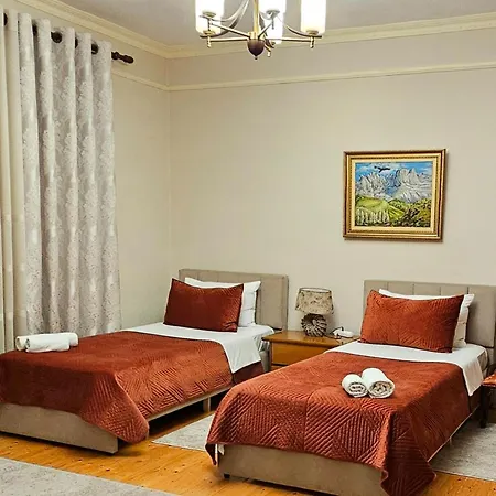 Apartment Seasons - Free Parking & Center