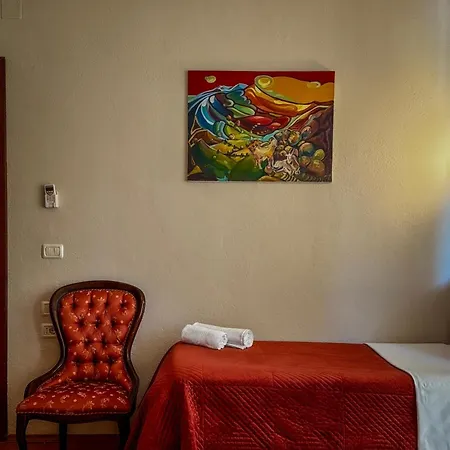 Apartment Seasons - Free Parking & Center *