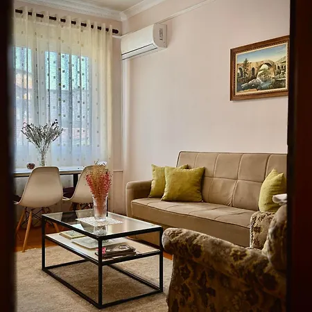 Seasons - Free Parking & Center Apartment Shkodra