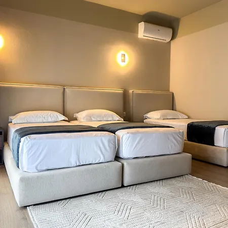 Seasons - Free Parking & Center Apartament Szkodra