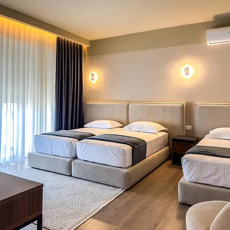 Seasons - Free Parking & Center Apartment *