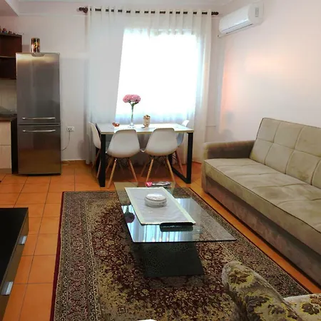 Seasons - Free Parking & Center Shkoder