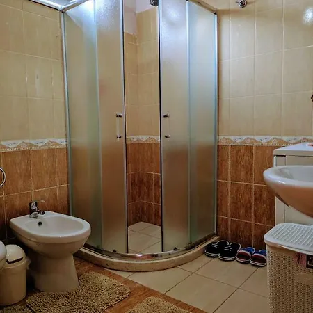 Seasons - Free Parking & Center Shkodër