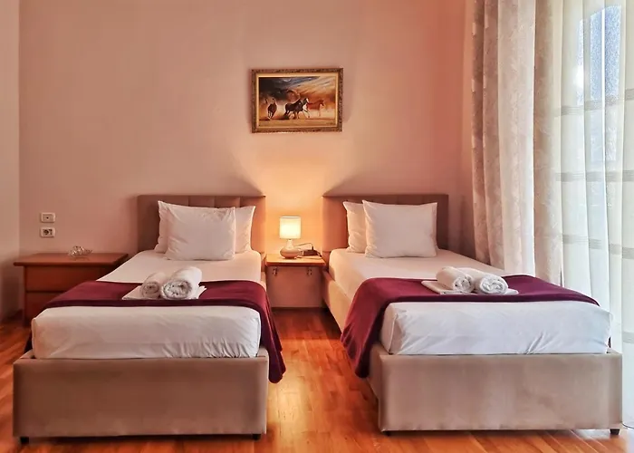 Seasons - Free Parking & Center