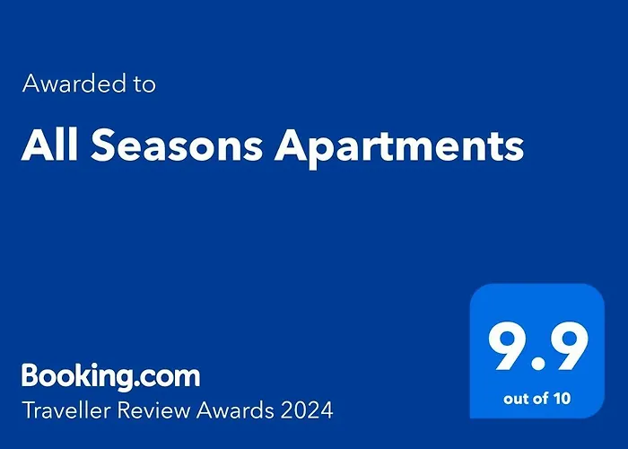 Seasons - Free Parking & Center Appartamento *