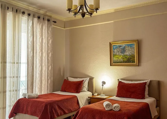 Seasons - Free Parking & Center