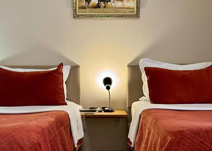 Seasons - Free Parking & Center Szkodra