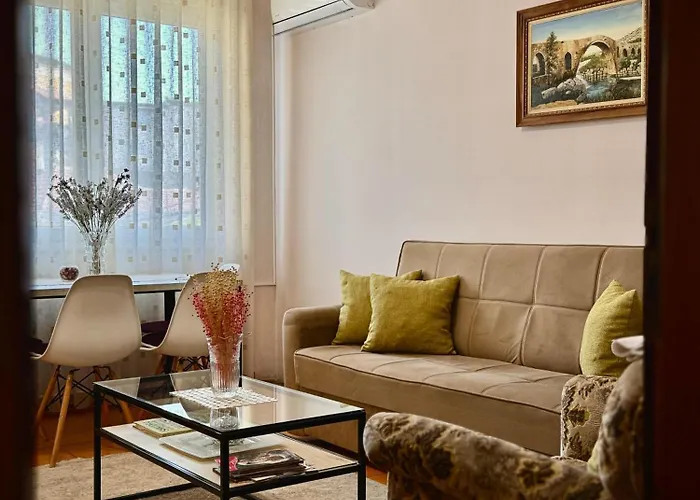 Seasons - Free Parking & Center Appartamento Shkodër