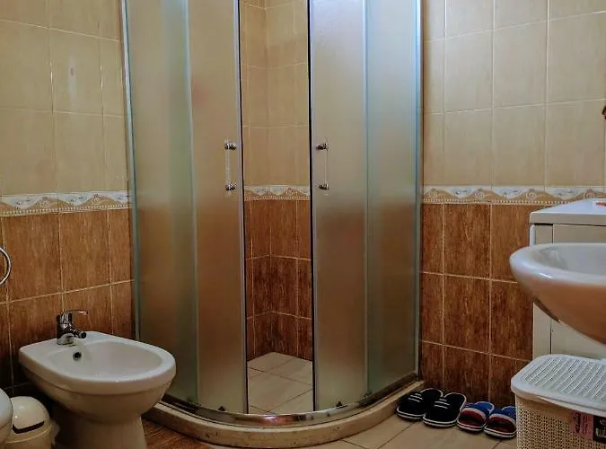 Seasons - Free Parking & Center Shkodër